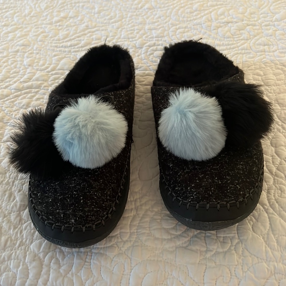 Toms Pom Pom scuff slippers, size 8, NWOT
